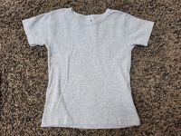 Petit Bateau Shirt Gr. 110 grau T-Shirt uni *wie neu* Niedersachsen - Wetschen Vorschau