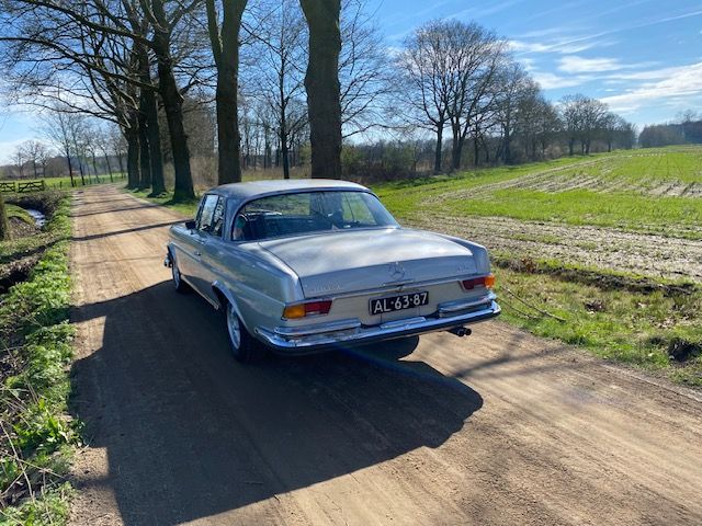 Mercedes-Benz W111 280SE 3.5 Coupe / 1970 in Emmerich am Rhein