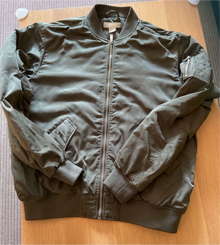 Bomberjacke Übergangsjacke Gr. 36 H&M in Waldkirch