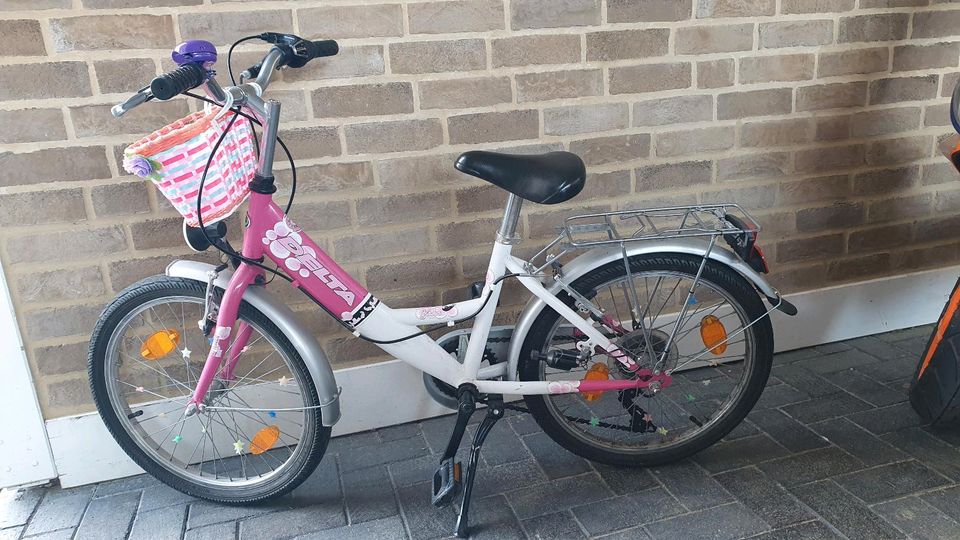 Mädchen Fahrrad 20 Zoll in Petershagen