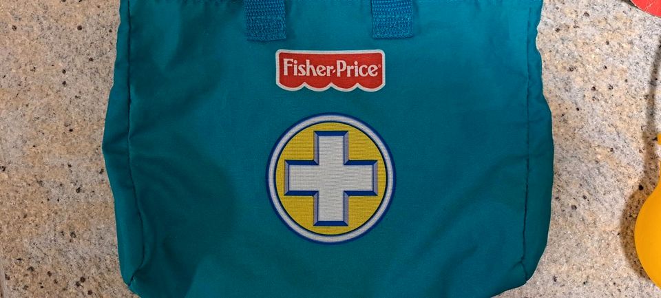Fisher Price Arzttasche/Arztkoffer 7tlg in Sprendlingen