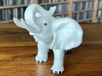 PORZELLAN ELEFANT WEISS 8cm TIER DEKO FIGUR OHNE SCHÄDEN MUSEUM Walle - Utbremen Vorschau