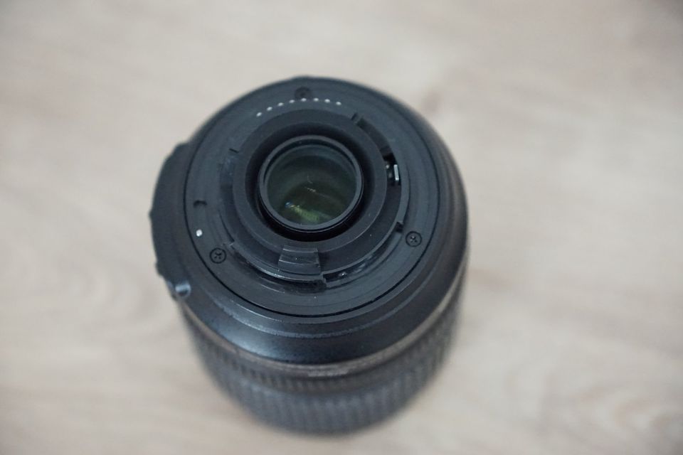 Nikon AF-S Nikkor 18-105mm f/3.5-5.6 G ED DX VR, bitte lesen! in Oranienburg