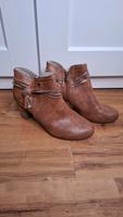 Tom Tailor Stiefel Stiefeletten Ankle Boots Chelsea Pumps 39 Sachsen - Bad Lausick Vorschau