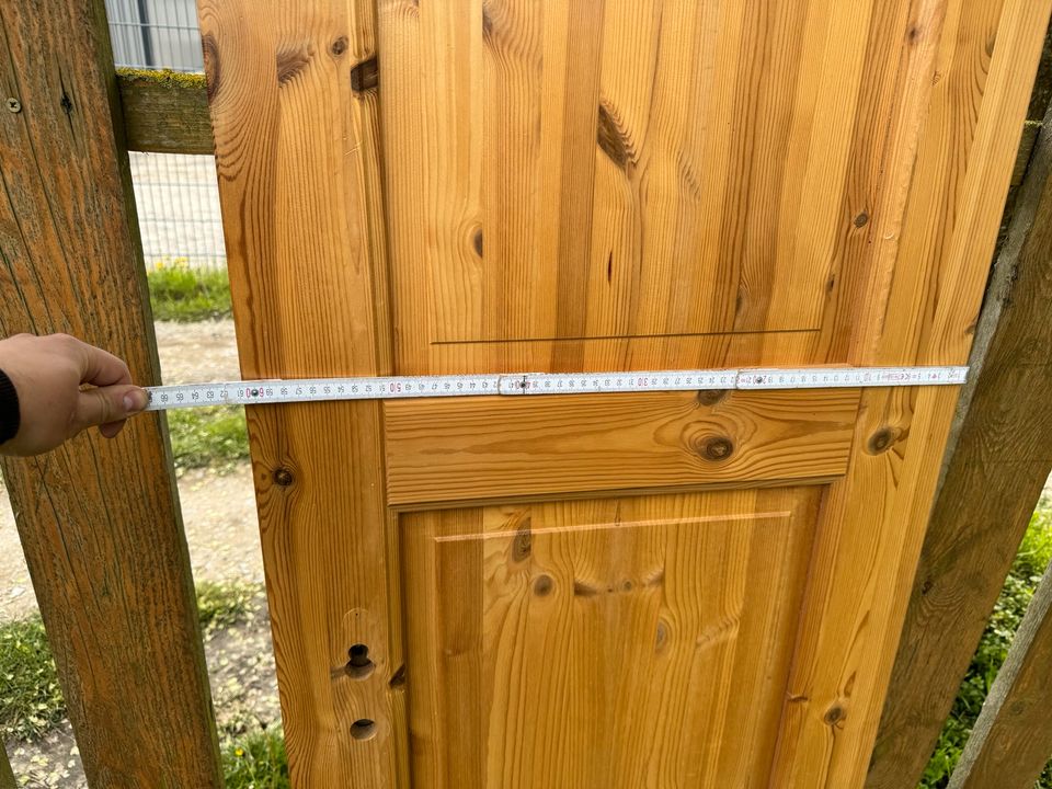 Holztür aus Kiefer in Rehna