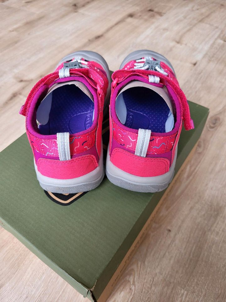 KEEN NEWPORT Outdoorsandalen Schuhe Fuchsia Gr. 32/33 NEU in Wuppertal