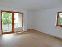 Ab sofort zu haben! Frisch renovierte 2-Zimmer-Wohnung im 1.OG mit Südbalkon, sep. Essküche & Badewanne Sachsen - Weinböhla Vorschau