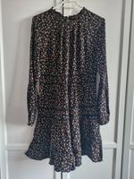 SUPERDRY SCHWARZES DAMEN KLEID MIT GELBEN BLUMEN LANGARM A-LINIE Hessen - Offenbach Vorschau