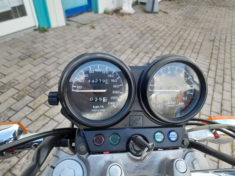 Honda CB 750 RC 42 Lieferung ist möglich in Nieheim