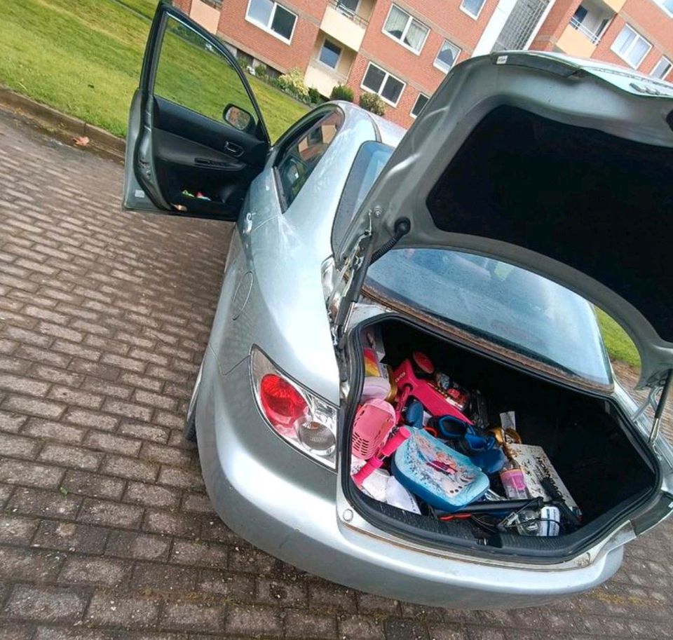 Zu verkaufen ein Mazda mit Kupplungsschaden in Stadthagen