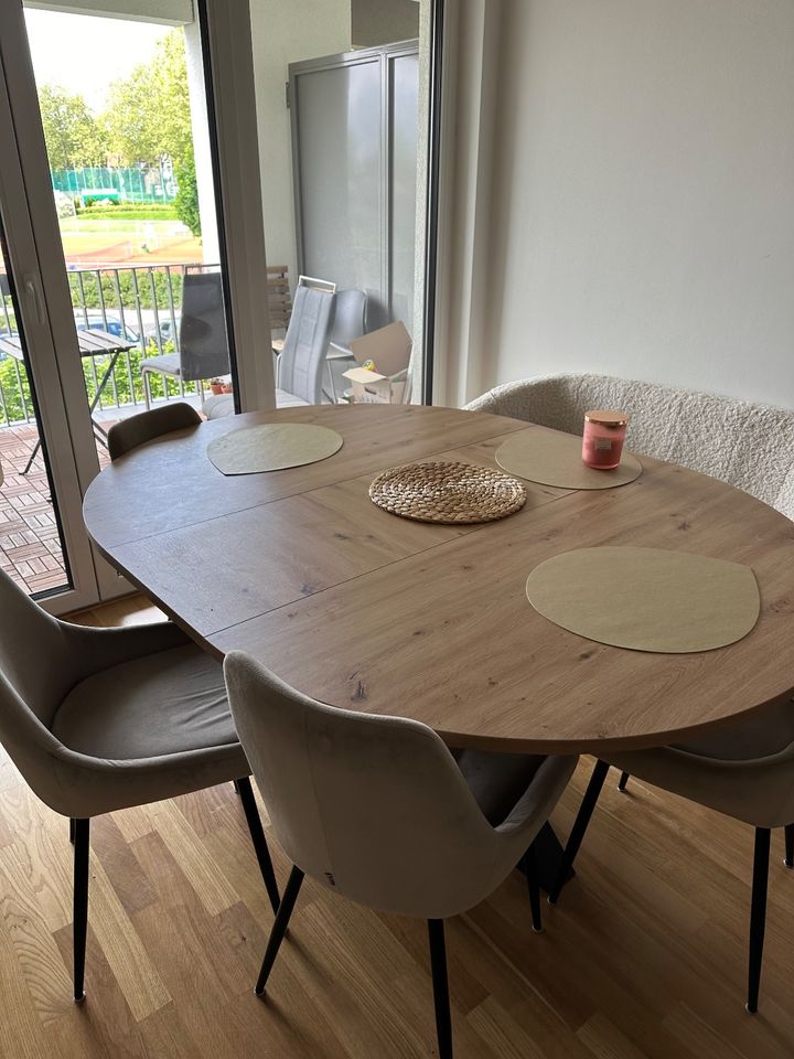 Dining room table - 2 sizes in Frankfurt am Main