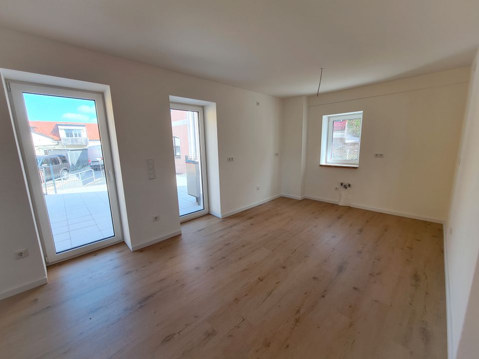 Hochwertig renoviert, sofort frei + viel Platz: 2,5-Zimmer-Wohnung + Studio, Parsberg in Parsberg