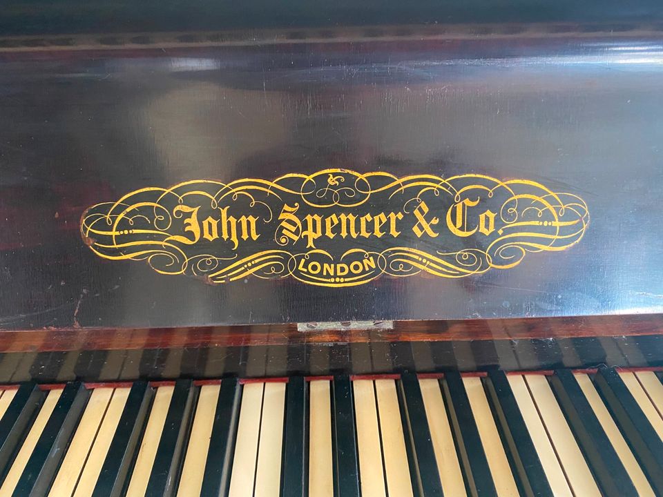 Klavier, John Spencer & Co., London 1895 in Wipperfürth