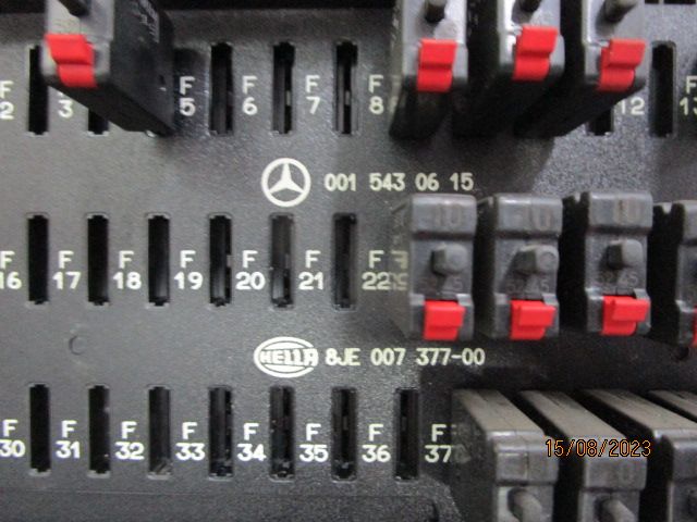 gebr. Sicherungskasten Mercedes-Benz, A0015430615, Hella 8JE00737 in Krefeld