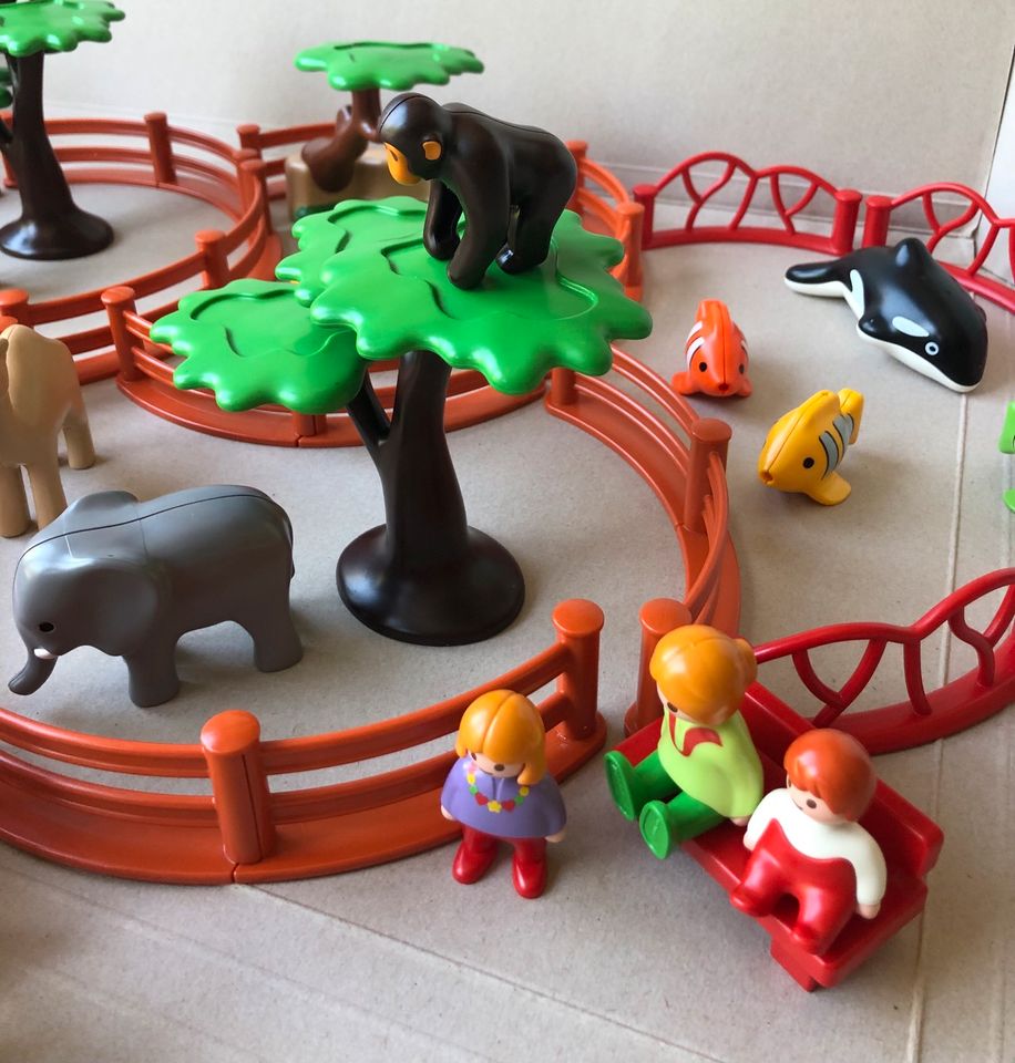 Großes Playmobil 123 Zoo Tiere Set mit viel Zubehör. in Kiel