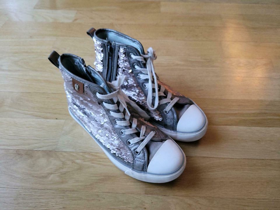 graue Sneaker Chucks Young Spirit London Gr. 39 mit Pailletten in  Nordrhein-Westfalen - Werther (Westfalen) | eBay Kleinanzeigen ist jetzt  Kleinanzeigen