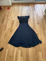Kleid in dunkelblau mit Spitze Bayern - Zirndorf Vorschau
