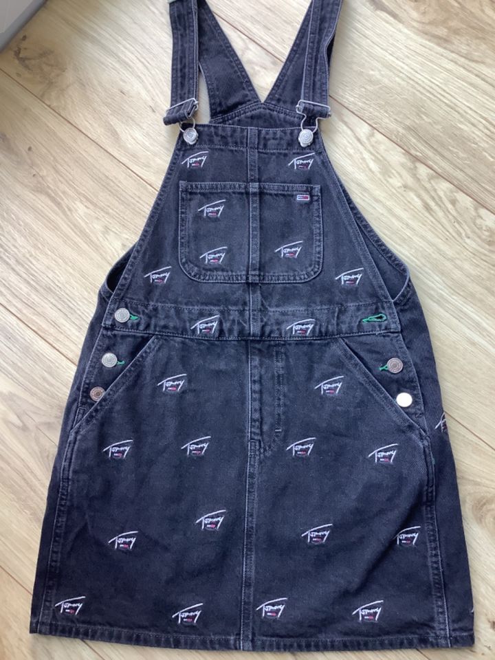 Tommy Hilfiger Latzkleid/Jeanskleid in Hannover