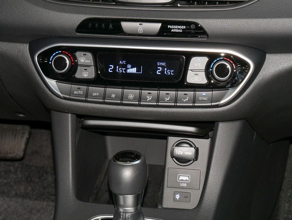 Hyundai i30 1.5 DCT Trend Navi Assistpaket Voll-LED Komf in Wiesbaden