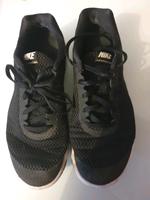 Schwarze Nike Sportschuhe Bayern - Landshut Vorschau