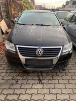 Grill Frontgrill Kühlergrill VW Passat B6 3C Sachsen-Anhalt - Halle Vorschau