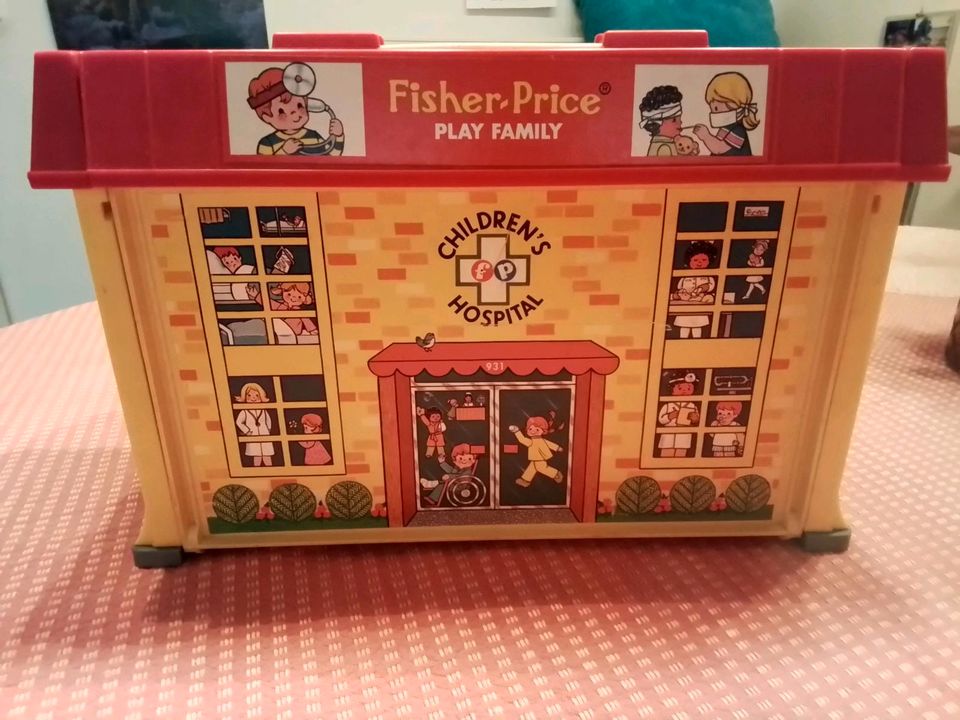 Fisher Price Krankenhaus Spielhaus Vintage, gut erhalten in Paderborn