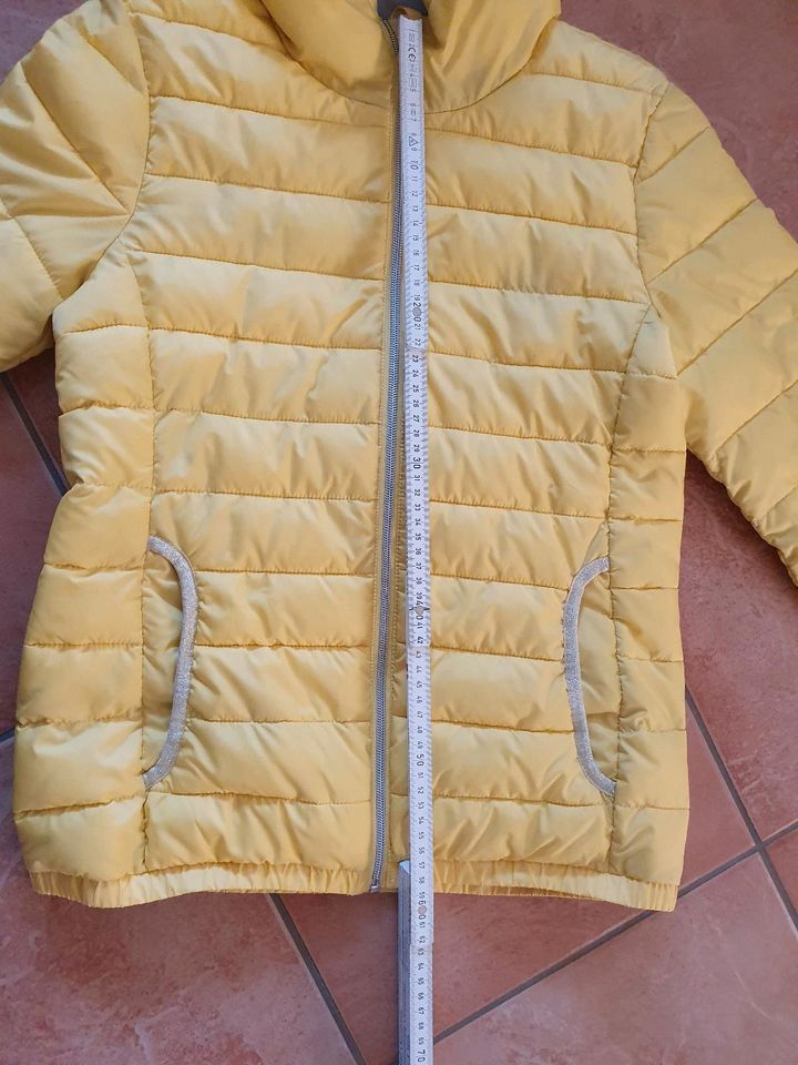 S Oliver Jacke mit Kapuze Gr. 176 in Hanstedt