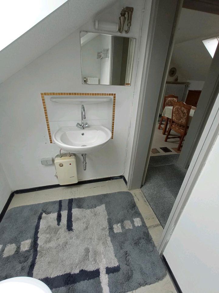 1 Zimmer und Wohnküche mit Kochnische und kleines Bad in Friedberg