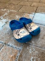 Blaue Clogs, Gartenschuhe Gr. 28/29 Minions Bayern - Buchenberg Vorschau