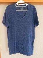 Tommy Hilfiger Denim T-Shirt Herren Gr. L Blau V-Ausschnitt Niedersachsen - Wolfsburg Vorschau