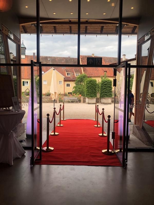 VIP Eingang roter Teppich - Hochzeit Party Event Augsburg in Affing