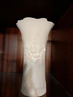 KAISER Germany Bisquit Porzellan M FREY Vase Nr. 1348/2 Blumen Hessen - Bensheim Vorschau