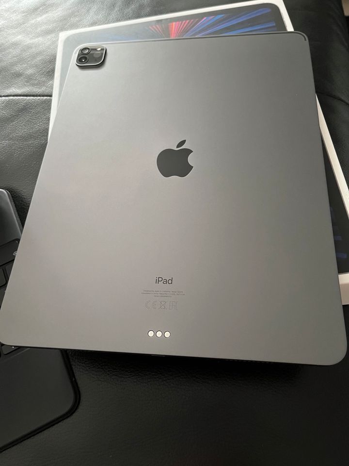Apple iPad Pro 12.9 (5. Generation) Super Zustand in Dinslaken