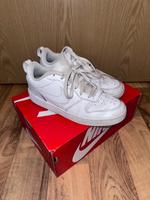 Nike Sportschuhe Unisex Damen Kinder gr.38 Berlin - Marzahn Vorschau