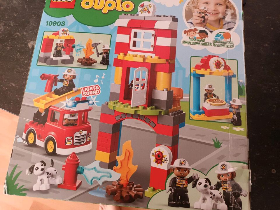 Lego Duplo 10903 Polizeistation vollständig in Bad Bevensen