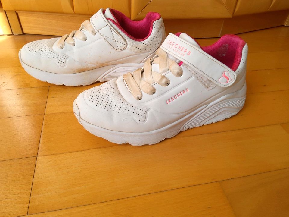 Skechers Größe 32 Mädchen Sneaker in Konnersreuth