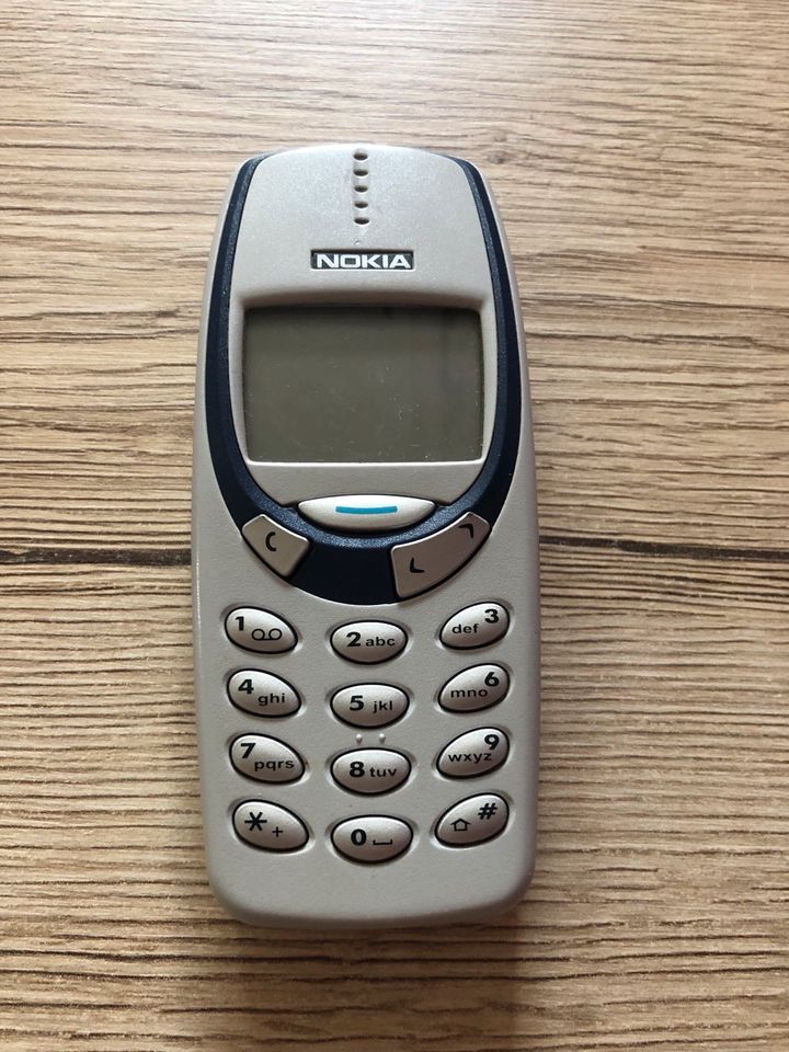 (Original 2001) Nokia 3330 - inkl. OVP und Wechselcover in Ahrensfelde