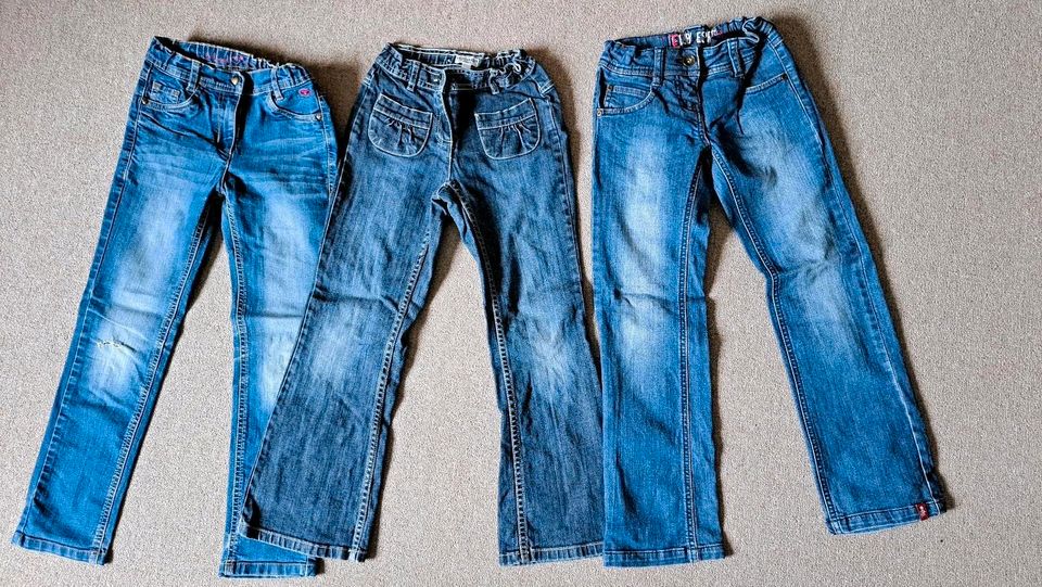 Schöne Marken Jeans, Gr 128, Top in Greifswald