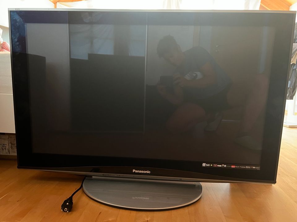 Panasonic TX-P42V10E 42-Zoll Plasma integrierter Reciever in Bergen