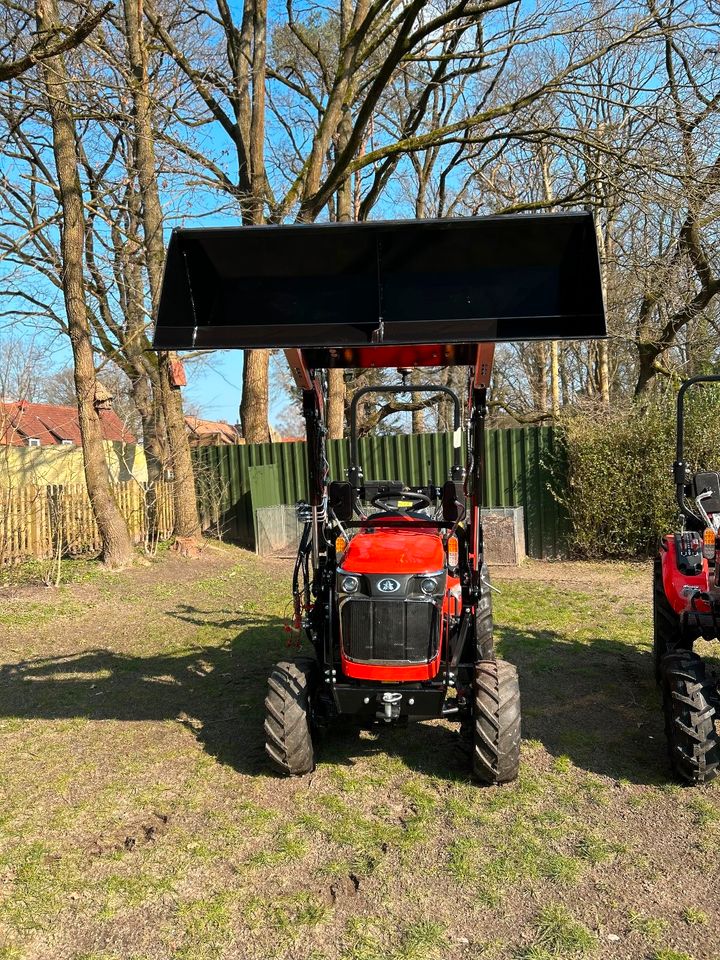 Kleintraktor Hoflader Frontlader Traktor StarTrac 263 4WD in Liebenau