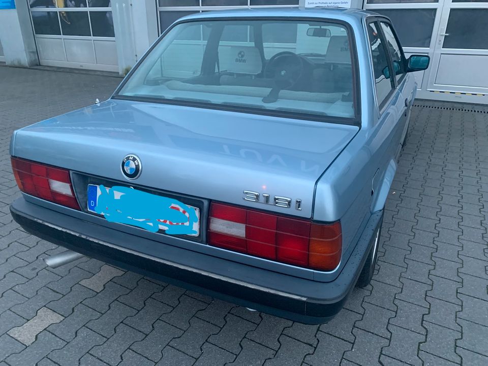 BMW E30  318 i  Automatik  1989  Abs ,Schiebedach in Berlin