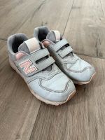 Hell graue New Balance Sneaker Größe 34,5 Brandenburg - Wustermark Vorschau