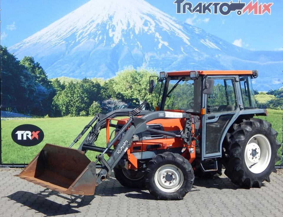 Kleintraktor Kubota, model GL320, Rahmennr.:37668 4WD+TUR+KAB AC in Ludwigsfelde