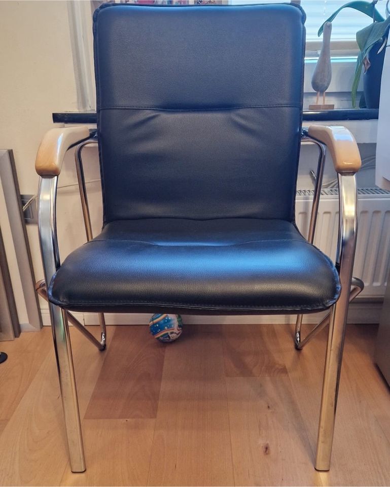 6 Stühle schwarz in Kreuztal