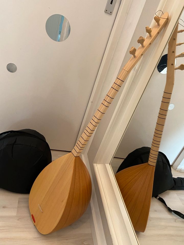 Saz bağlama Musikinstrument in Berlin