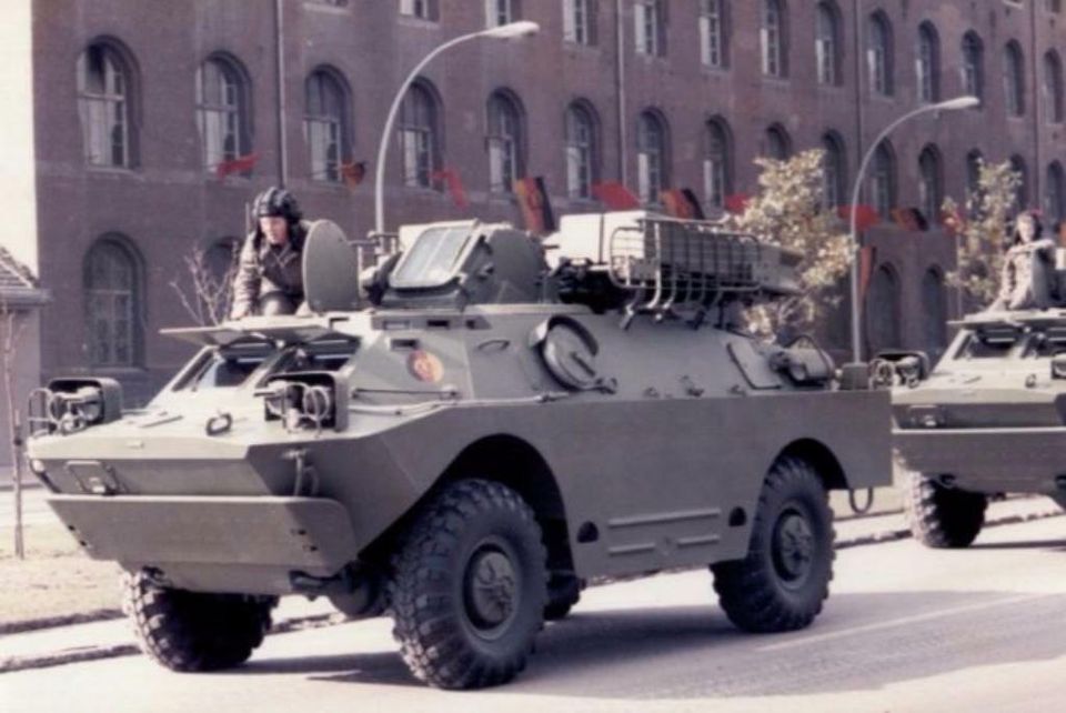 Handbuch Ersatzteile SPW-40P2 NVA BRDM-2 GAZ UAZ APC in Wildau