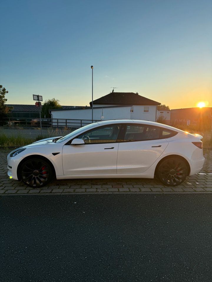 Tesla Model 3 Performance in Gräfenberg