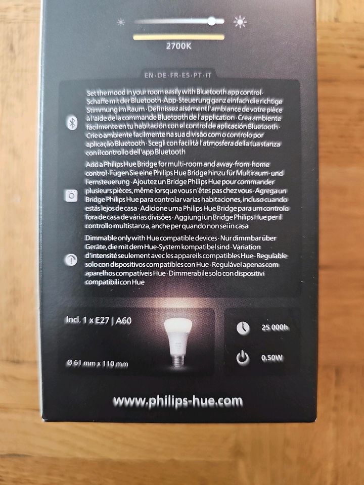 Philips Hue White E27 LED Leuchte Glühbirne (806 lm) in Mainz