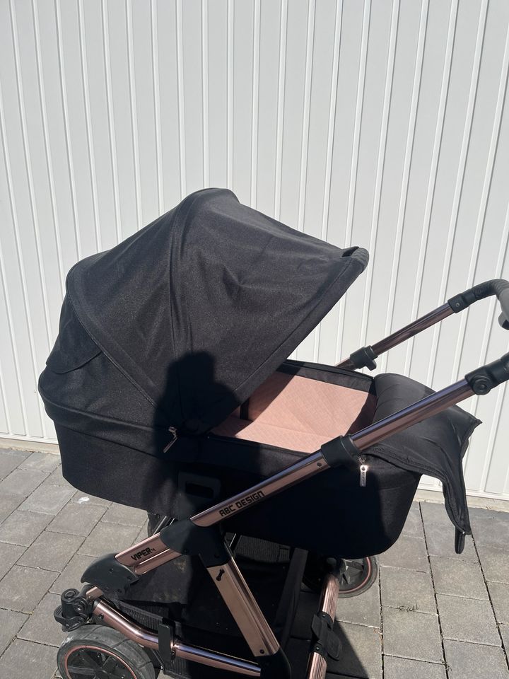 Roségoldener ABC Kinderwagen in Leipzig