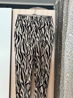 Hose mit Zebrastreifen Nordrhein-Westfalen - Drolshagen Vorschau